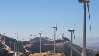 مشروع لشركة أكوا باور السعودية لتوليد الكهرباء من طاقة الرياح في جبل صندوق قرب طنجة، المملكة المغربية - المصدر: رويترز