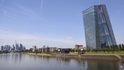مقر البنك المركزي الأوروبي على ضفاف نهر الماين قرب الحي المالي في فرانكفورت، ألمانيا - المصدر: بلومبرغ