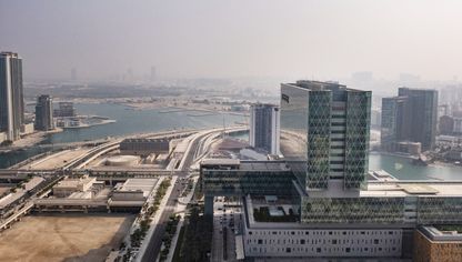 مباني المكاتب في سوق أبوظبي العالمي، أبوظبي، الإمارات - بلومبرغ