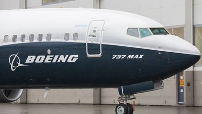 طائرة بوينغ 737 ماكس 9 في منشأة التصنيع التابعة لشركة "بوينغ" في رينتون بواشنطن، الولايات المتحدة - bloomberg