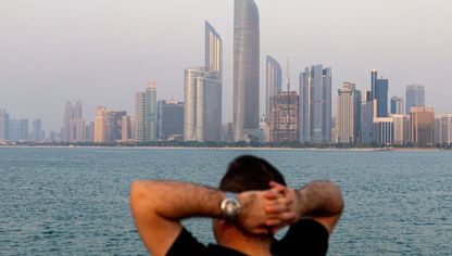 صورة من مدينة أبوظبي عاصمة دولة الإمارات - المصدر: بلومبرغ
