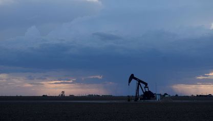 مضخة في أحد حقول النفط في ميدلاند بولاية تكساس الأميركية في أغسطس 2018. - المصدر: بلومبرغ