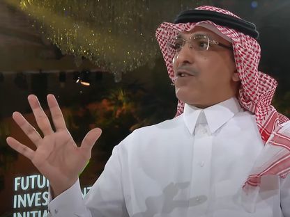 محمد الجدعان، وزير المالية السعودي، خلال جلسة حوارية في اليوم الثاني من مؤتمر \"مبادرة مستقبل الاستثمار\" في الرياض في 26 أكتوبر 2022 - المصدر: الشرق