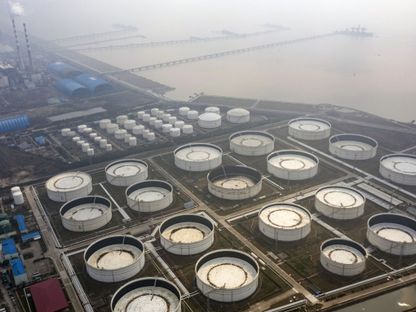 منشأة لتخزين النفط والبتروكيماويات على مشارف شنغهاي، الصين. - المصدر: بلومبرغ
