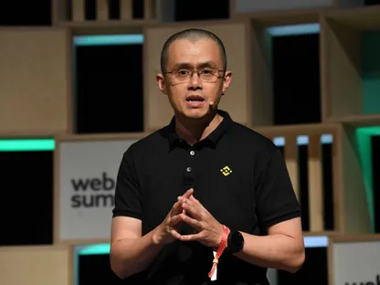 تشانغ بينغ تشاو مؤسس \"بينانس\"، أكبر منصة لتداول العملات المشفرة في العالم. - المصدر: بلومبرغ