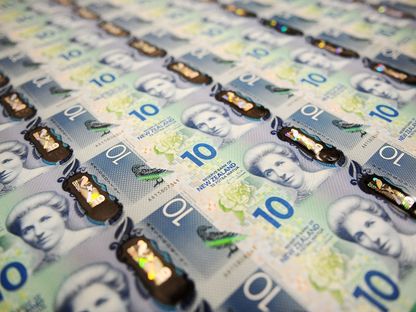 أوراق نقدية جديدة من فئة 10 دولار نيوزيلندي - المصدر: بلومبرغ