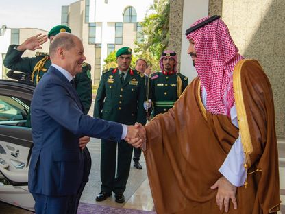 ولي العهد السعودي الأمير محمد بن سلمان يستقبل المستشار الألماني أولاف شولتس بجدة - المصدر: واس
