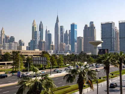 شارع الشيخ زايد في دبي، الإمارات العربية المتحدة - بلومبرغ