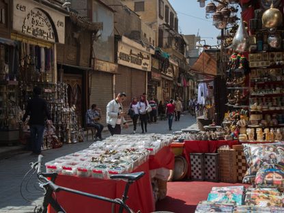 \"سيمبل\".. شركة جديدة في مصر لتسهيلات الدفع - المصدر: بلومبرغ