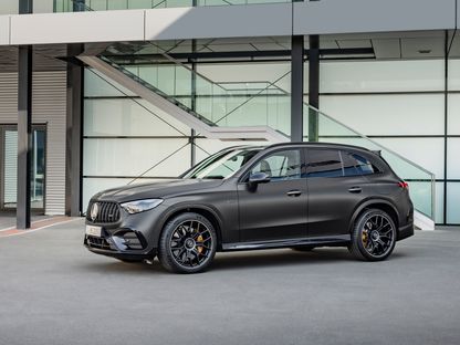 سيارة \"مرسيدس\" طراز AMG GLC 63 S E ذات الدفع الرباعي - المصدر: بلومبرغ