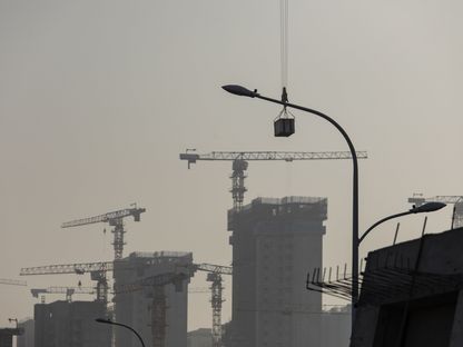 مبان سكنية قيد الإنشاء في مشروع \"آيل ميسون\" العقاري التابع لشركة \"تشاينا فانك\" في خفي، الصين، يوم الاثنين 27 نوفمبر 2023 - المصدر: بلومبرغ
