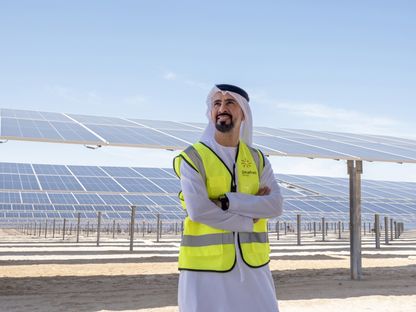 عبد العزيز العبيدلي، الرئيس التنفيذي للعمليات في \"مصدر\"، في محطة الظفرة للطاقة الشمسية بالقرب من أبوظبي، الإمارات العربية المتحدة، يوم الاثنين 13 نوفمبر 2023. - المصدر: بلومبرغ