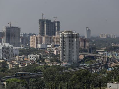 مشهد لمباني سكنية وتجارية في مدينة بنغالورو الهندية - المصدر: بلومبرغ