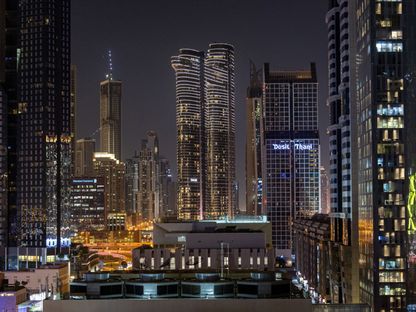 عقارات تجارية وسكنية في أفق إمارة دبي، الإمارات العربية المتحدة - المصدر: بلومبرغ