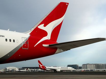 طائرة تابعة لشركة \"كوانتاس\" في مطار سيدني في استراليا - المصدر: بلومبرغ