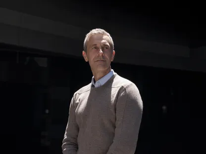 بين ساميلد - بلومبرغ