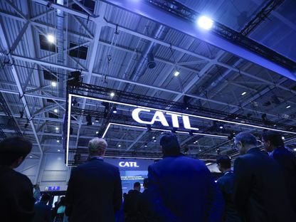 زوار في جناح شركة \"كونتمبوراري أمبيركس تكنولوجي\" (CATL) بمعرض النقل الدولي \"IAA\" لعام 2024، هانوفر، ألمانيا - بلومبرغ