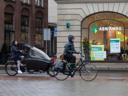 فرع لبنك \"إيه بي إن أمرو\" في أمستردام، هولندا - المصدر: بلومبرغ