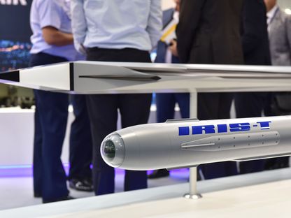عرض صاروخ \"\"أي ار أي سي- تي\" في معرض فارنبورو الدولي للطيران لعام 2022 في فارنبورو، إنجلترا - المصدر: غيتي إيمجز