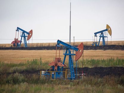 رافعات ضخ النفط في أحد الحقول - المصدر: بلومبرغ