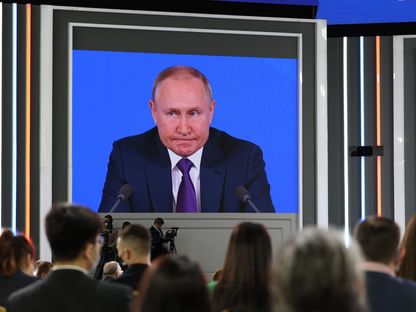 الرئيس الروسي فلاديمير بوتين في مؤتمر الصحفي لنهاية العام - المصدر: بلومبرغ