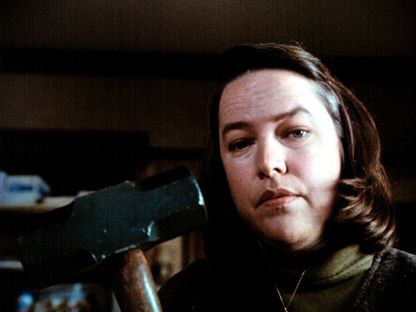 كاثي بيتس بطلة فيلم (Misery) الذي عرض عام 1990 - المصدر: بلومبرغ