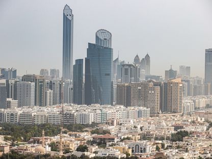 ناطحات سحاب سكنية وتجارية في أفق أبوظبي، الإمارات العربية المتحدة - المصدر: بلومبرغ