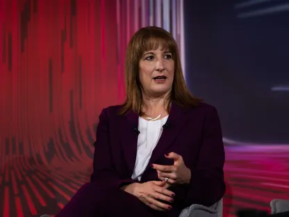 وزيرة الخزانة البريطانية رايتشل ريفز - بلومبرغ