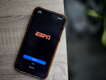 تطبيق \"ESPN\" على هاتف \"أيفون\" - المصدر: بلومبرغ