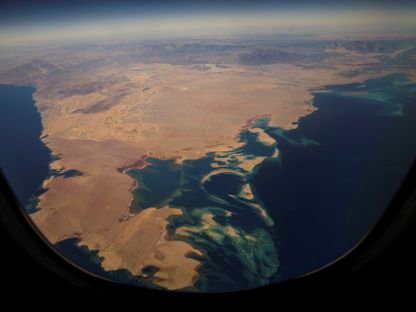 صورة جوية للموقع المستقبلي لمدينة نيوم المخطط تشييدها في منطقة تبوك شمال غرب المملكة العربية السعودية - المصدر: بلومبرغ