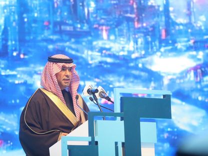 وزير الشؤون البلدية والقروية والإسكان السعودي، ماجد الحقيل، متحدثاً خلال افتتاح \"منتدى مستقبل العقار\" في الرياض، المملكة العربية السعودية، يوم 23 يناير 2022 - المصدر: الشرق