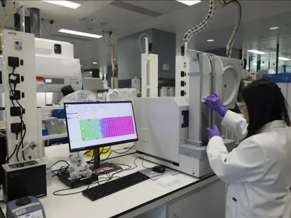 متخصصة تستخدم تقنيات الذكاء الاصطناعي في تشخيص الأمراض واكتشاف أدوية جديدة - بلومبرغ