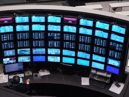 صورة من داخل بورصة طوكيو، في طوكيو، اليابان. - المصدر: بلومبرغ