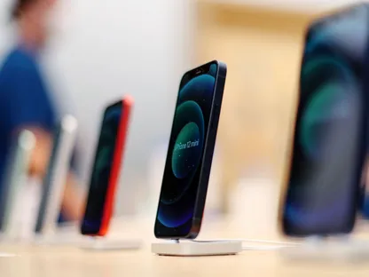 هواتف أيفون بأحد متجر أبل في سيدني، أستراليا - المصدر: بلومبرغ