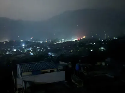 صورة جوية لمدينة مظفر أباد في كشمير الخاضعة للإدارة الباكستانية. 7 مايو 2025 - رويترز