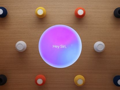 مكبرات الصوت الذكية "HomePod" في متجر "أبل" في لندن - بلومبرغ