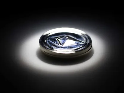 قطعة رمزية تحمل شعار العملة المشفرة \"إيثريوم\" - المصدر: بلومبرغ