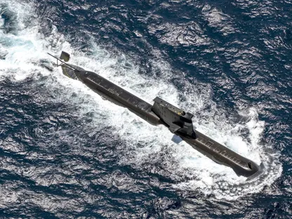 غواصة تابعة للبحرية الملكية الأسترالية خلال تدريب بحري يجري كل عامين بين البحرية الملكية الأسترالية والبحرية الهندية، 5 سبتمبر 2021، داروين، استراليا. - المصدر: بلومبرغ