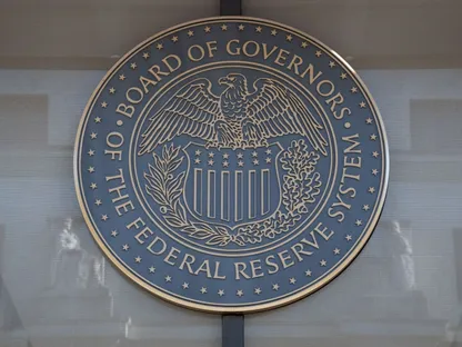 ختم مجلس محافظي الاحتياطي الفيدرالي الأميركي على مبنى الاحتياطي الفيدرالي في واشنطن العاصمة، الولايات المتحدة - المصدر: بلومبرغ