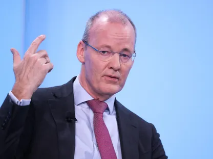 كلاس نوت، رئيس مجلس الاستقرار المالي والبنك المركزي الهولندي، الذي تنتهي ولايته نهاية شهر يونيو - بلومبرغ