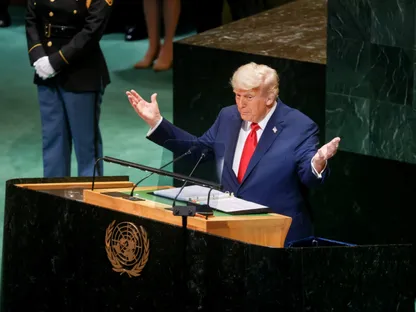 الرئيس الأميركي دونالد ترمب يتحدث على منبر الجمعية العامة للأمم المتحدة في نيويورك، 23 سبتمبر 2025 - بلومبرغ