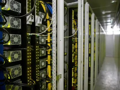 خوادم بيانات داخل مركز بيانات \"ليفلد ماين\" في مدينة مالوي، النرويج - بلومبرغ