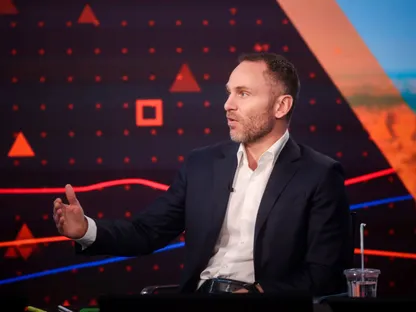 باولو أردوينو، الرئيس التنفيذي لشركة \"تيثر هولدينغز\"، خلال مقابلة مع تلفزيون \"بلومبرغ\" في نيويورك، الولايات المتحدة الأميركية - بلومبرغ