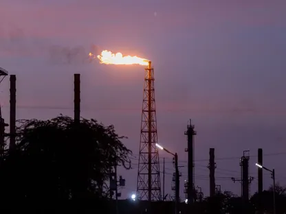 مصفاة \"بتروليوس دي فنزويلا (PDVSA) \"أمواي\" في \"مجمع تكرير باراغوانا\" في بونتو فيجو، ولاية فالكون، فنزويلا، يوم السبت 19 أغسطس 2023. - المصدر: بلومبرغ