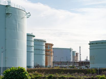 صهاريج تخزين النفط في منطقة كيهين الصناعية في يوكوهاما، محافظة كاناغاوا، اليابان، يوم الأربعاء، 11 أكتوبر 2023 - المصدر: بلومبرغ