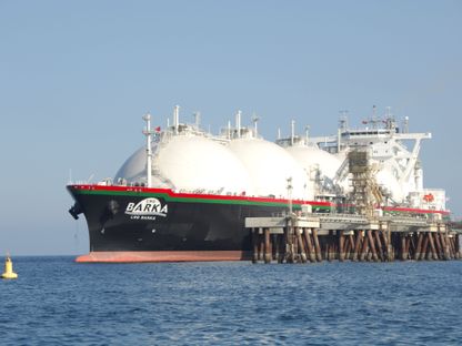 سفينة الغاز الطبيعي المسال على رصيف الشركة العمانية للغاز الطبيعي المسال - المصدر: الشركة العمانية للغاز الطبيعي المسال