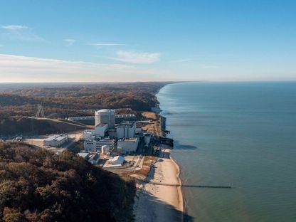 محطة \"بالسيدس\" للطاقة النووية على شاطئ بحيرة ميشيغان في 2017، قبل خمس سنوات من إغلاقها. ستعيد \"هولتيك إنترناشيونال\" تشغيل المحطة قريباً إن وافقت الجهات الناظمة على ذلك،  - المصدر: ألامي