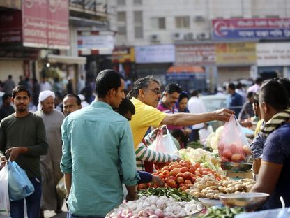 تسوق في السعودية (التضخم) - بلومبرغ