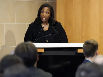 عضو مجلس الاحتياطي الفيدرالي الأميركي ليزا كوك - بلومبرغ