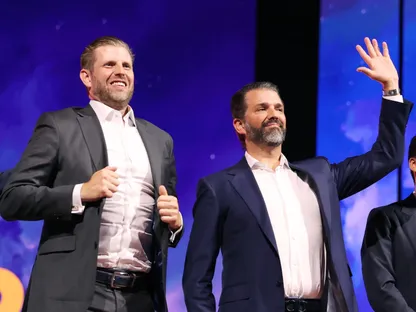 إريك ترمب ودونالد ترمب الابن - بلومبرغ